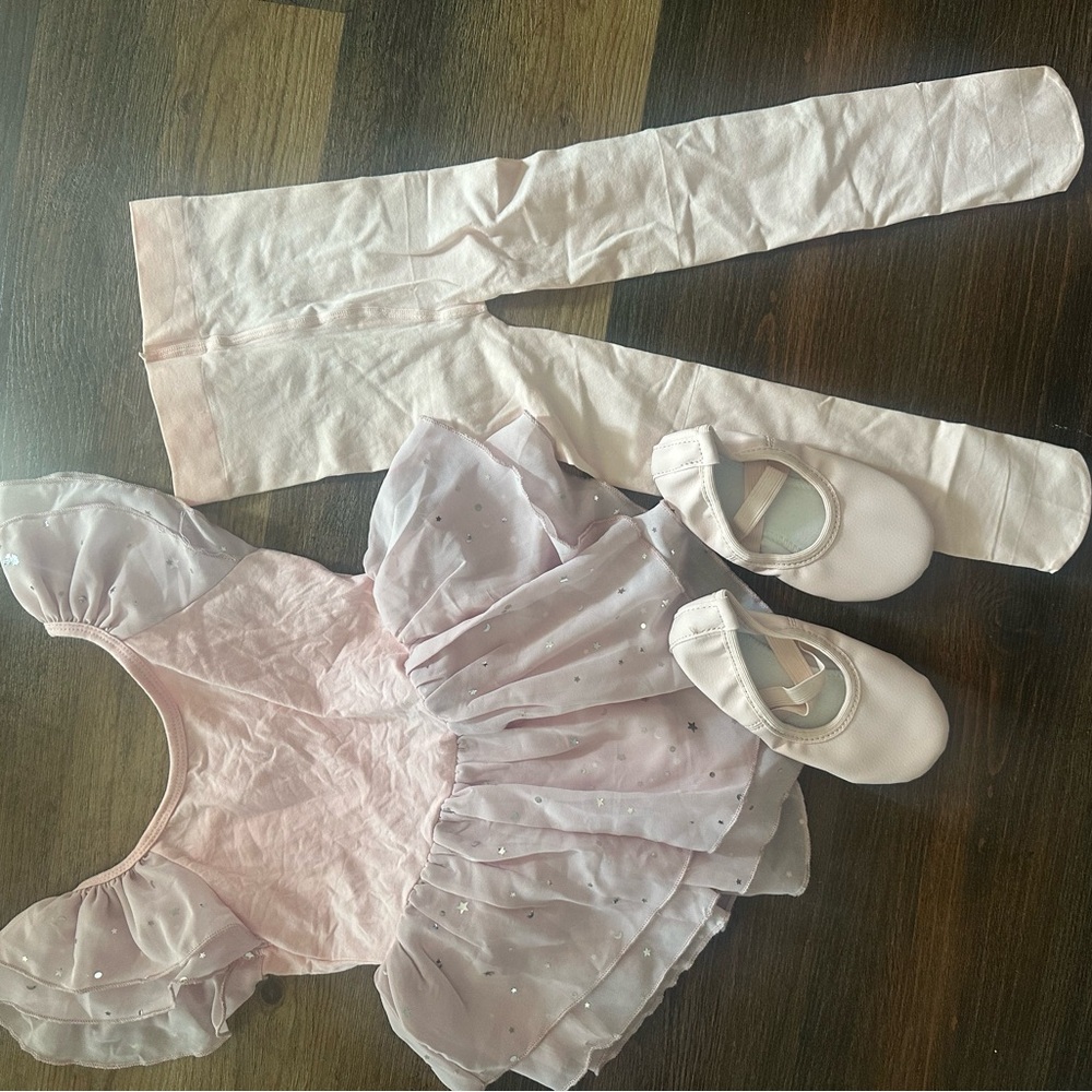 Pink dance set like new